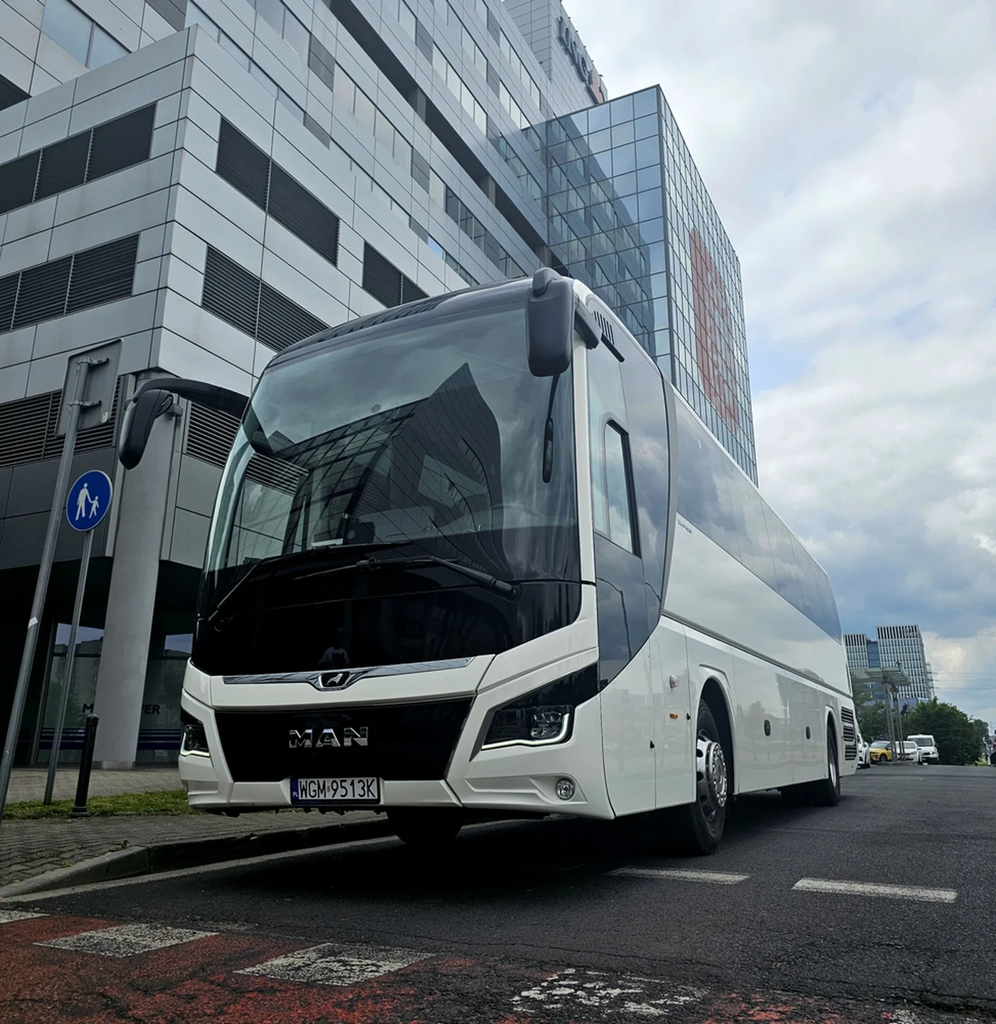 elite-bus-1